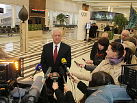 На вопросы представителей СМИ отвечает премьер-министр Республики Беларусь Михаил Мясникович