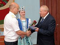 Лучших железнодорожников награждает Начальник Белорусской железной дороги Владимир Михайлович Морозов