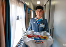 Кто сопровождает фирменный ночной поезд «Беларусь», и отбирают ли туда проводниц по внешности