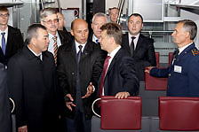 9 октября министры транспорта Беларуси, России и Кыргызской Республики ознакомились с выставочной экспозицией современной железнодорожной техники на станции Ждановичи