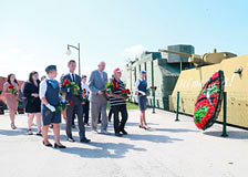 В преддверии Дня железнодорожника работники белорусской стальной магистрали возложили венок и цветы на исторической экспозиции «Наш бронепоезд…»