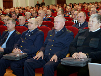 Участники слета в зрительном зале Культурно-спортивного центра Могилевского отделения Белорусской железной дороги