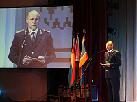 Перед участниками мероприятия выступает Начальник Белорусской железной дороги Владимир Михайлович Морозов