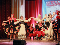 Перед участниками торжества выступают творческие коллективы Белорусской железной дороги