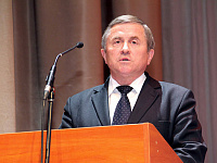 Выступает Председатель Белорусского профессионального союза железнодорожников и транспортных строителей Владимир Ринг