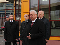 Выступает премьер-министр Республики Беларусь Михаил Мясникович