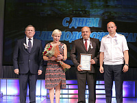 Вручение дипломов победителям производственного соревнования за первое полугодие 2015 года