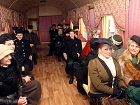 Внешний вид и интерьер вагона, наряды участников театрализованного представления восстановлены по архивным материалам 1862-го года
