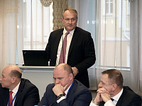 С докладом выступает президент АО «ОТЛК ЕРА» Алексей Николаевич Гром